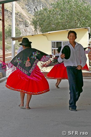 Tänzer bei Andenzug, Ecuador