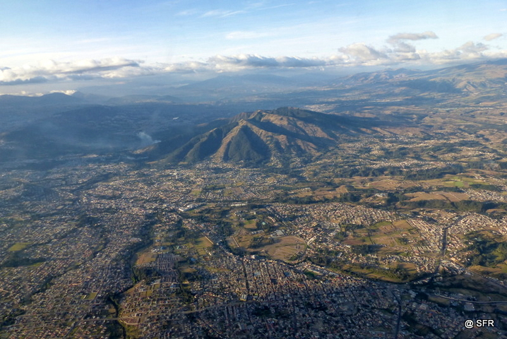 Anflug auf Pichinchatal, Ecuador
