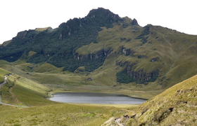 Vulkan Fuya Fuya mit See