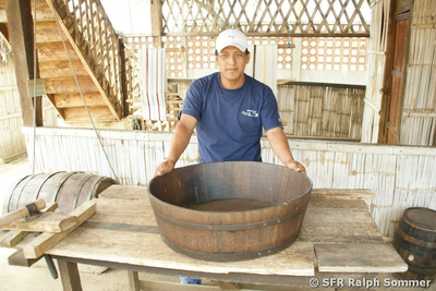 Waschtrog aus Holz, Ecuador