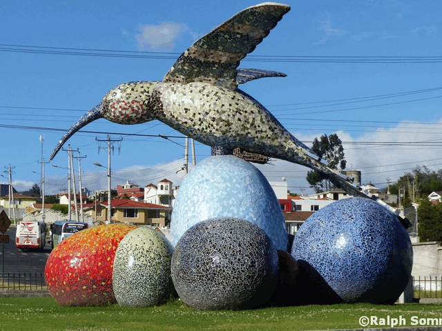 Monument El Colibrí in Sangolquí