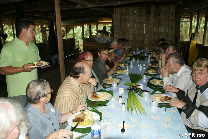Essen in Siona Lodge Ecuador