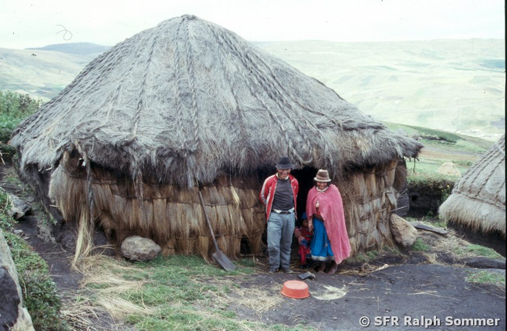 Indigene Hütte in Ozogoche, Ecuador