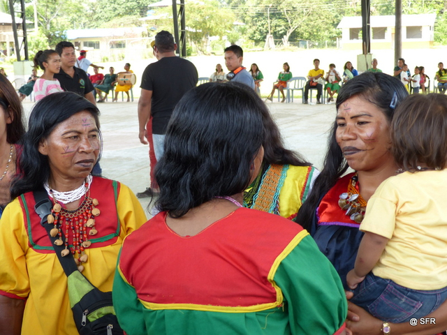 Frauen in Siona, Ecuador