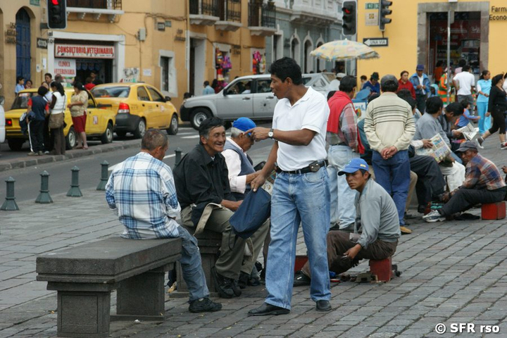 Schuhputzergilde am Plaza San Francisco, Ecuador