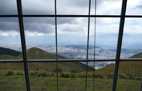 Blick auf Quito aus der Seilbahn Ecuador