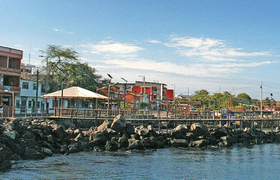 Kleinstadt Puerto Ayora Galapagos auf der Insel Santa Cruz
