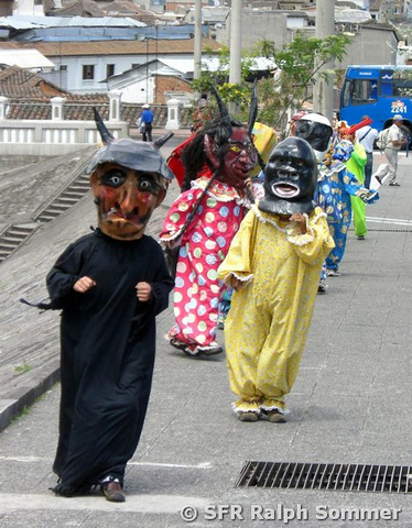 Payasos Umzug in Quito in Ecuador