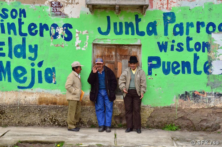 Männergespräche in San Isidro, Ecuador