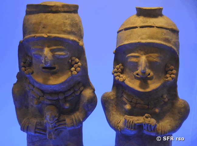Keramikfiguren in Ecuador