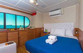 double cabin Galapagoskatamaran MC Tip Top II 