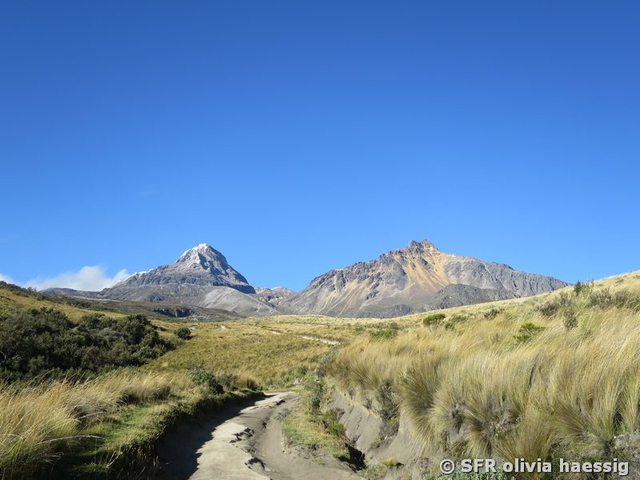 Weg zum Vulkan Illiniza Nord in Ecuador