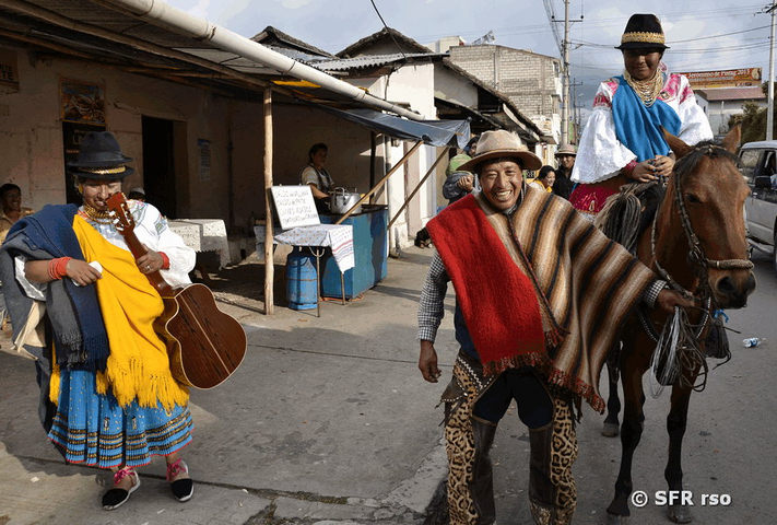 Tänzer angetrunken in Ecuador