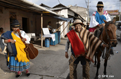 Tänzer angetrunken in Ecuador