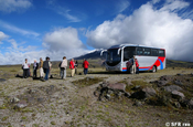 Touristenbus im Nationalpark Cotopaxi in Ecuador
