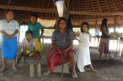 Häuptlingsfamilie in Ecuador