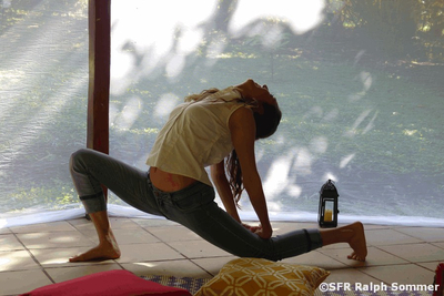Yoga: El abrazo del arbol in Ecuador