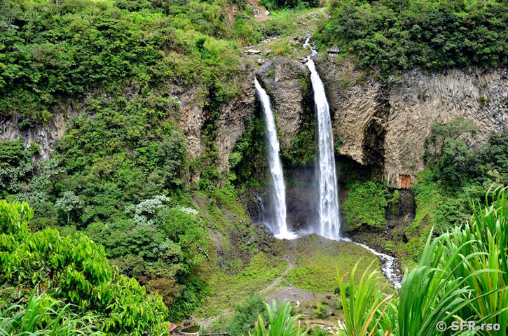 Manto de la Novia Wasserfälle in Ecuador