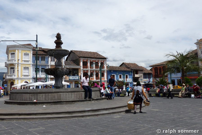 Brunnen am Hauptplatz von Sangolqui, Ecuador