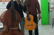Diverse Instrumente in Ecuador
