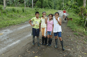 Kinder in Cube, Ecuador