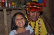 Schamane mit Kind, Ecuador