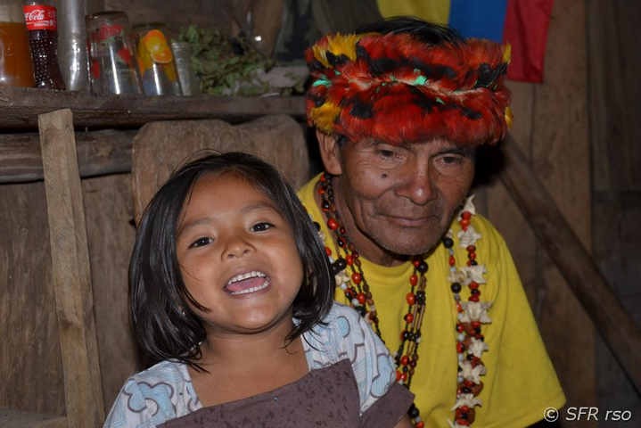 Schamane mit Kind, Ecuador