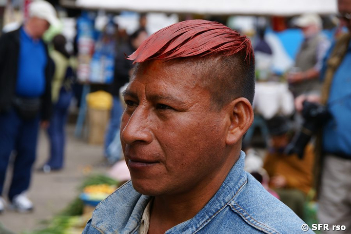 Tsachila auf Markt in Ecuador