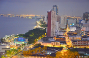 Sicht auf Guayaquil von Santa Ana, Ecuador