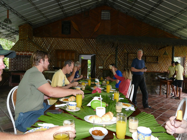 Frühstück im Hotel Cabanas Naturalandia Ecuador Subtropen