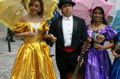 Koloniale Kleidung la Ronda in Ecuador