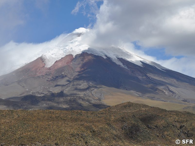 Blick von Ruminahui auf den Cotopaxi, Ecuador