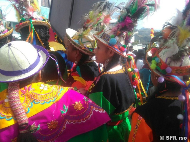 Musik Festival mit Trachten, Ecuador