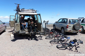Vorbereitung fürs Downhill-Biking am Chimborazo in Ecuador