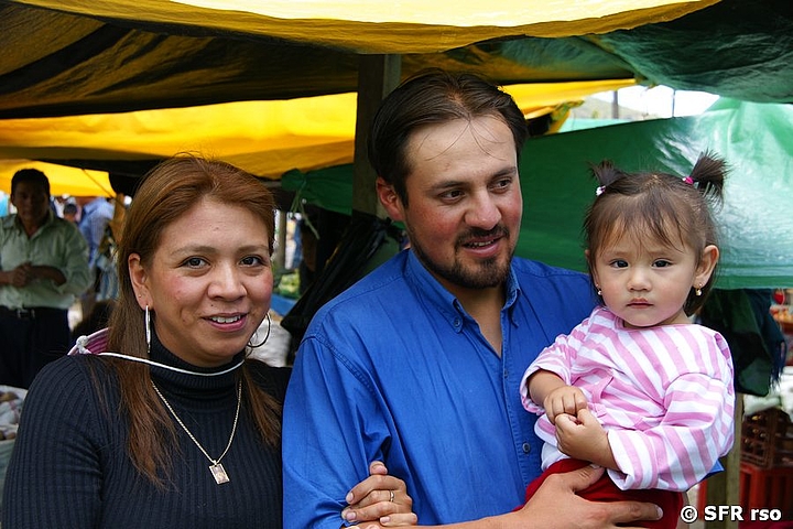 Familie auf Markt, Ecuador