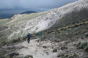 Abstieg vom Gipfel des Illiniza Nord in Ecuador