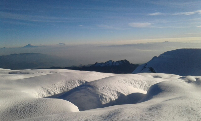Blick vom Gipfel des Chimborazo in Ecuador