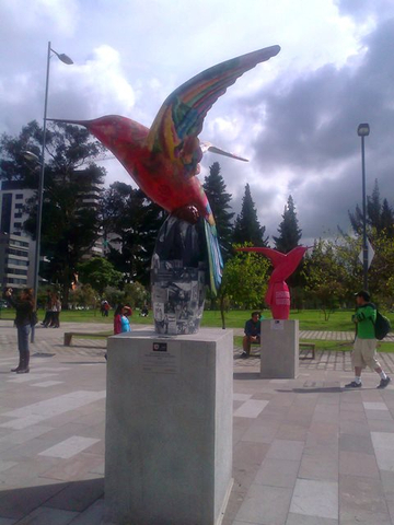 Kolibri Nachbildungen in Quito, Ecuador