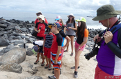 Jugendliche auf der Insel Espanola, Galapagos