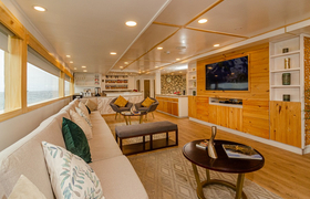 Lounge Galapagos Sea Star Yacht