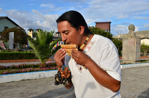 Straßenmusiker Flöte Ecuador