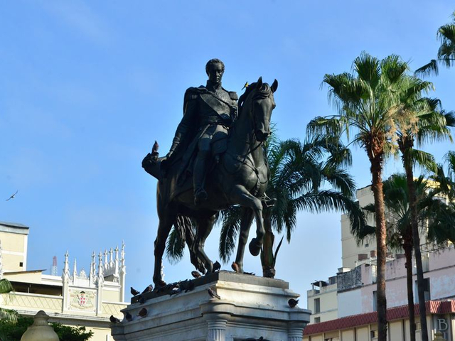 Bolivar Statue