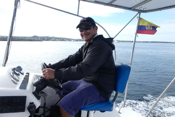 Motoryacht am Leon Dormido, Galapagos