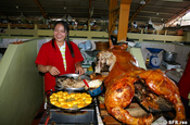 Schweinefleisch mit Llapingacho in Ecuador