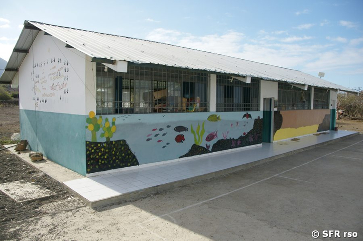Schule in Puerto Velasco, Galapagos