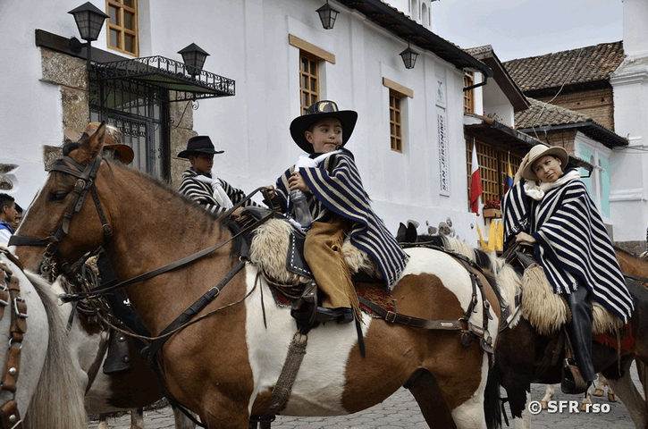 Chagra Pintag Reiter Kind in Ecuador