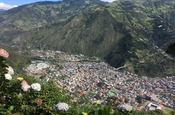 Blick auf die Stadt Banos Ecuador 