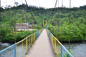 Brücke in Kichwa Kommune, Ecuador