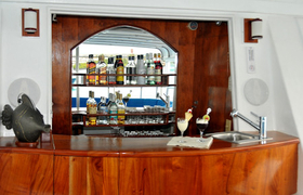 Bar auf dem Oberdeck