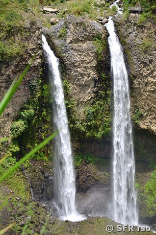 Manto de la Novia Wasserfall in Ecuador